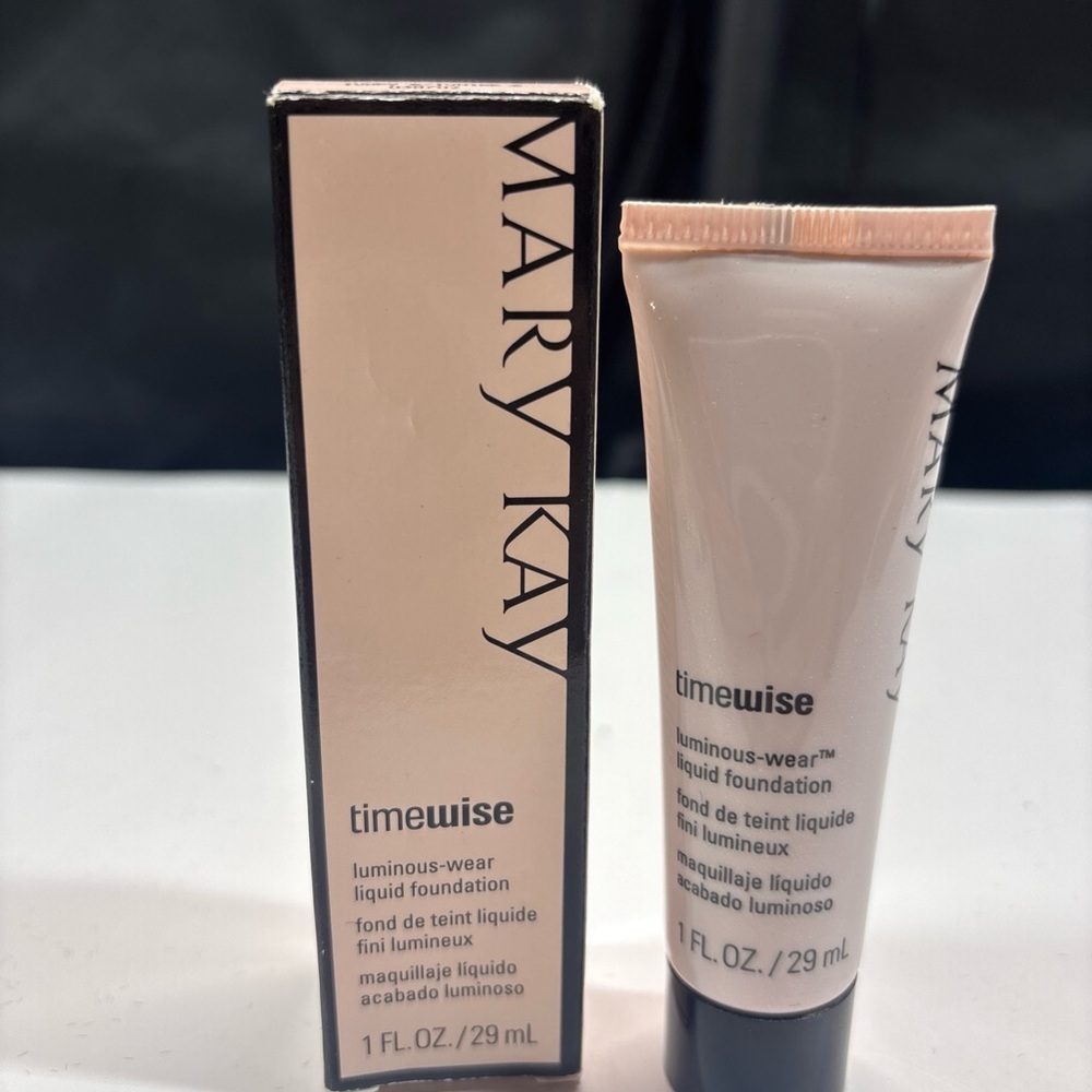 2 MaryKay TimeWise Luminous Wear Liquid Foundation Ivory6 038702 Normal Dry Skin - Picture 2 of 9